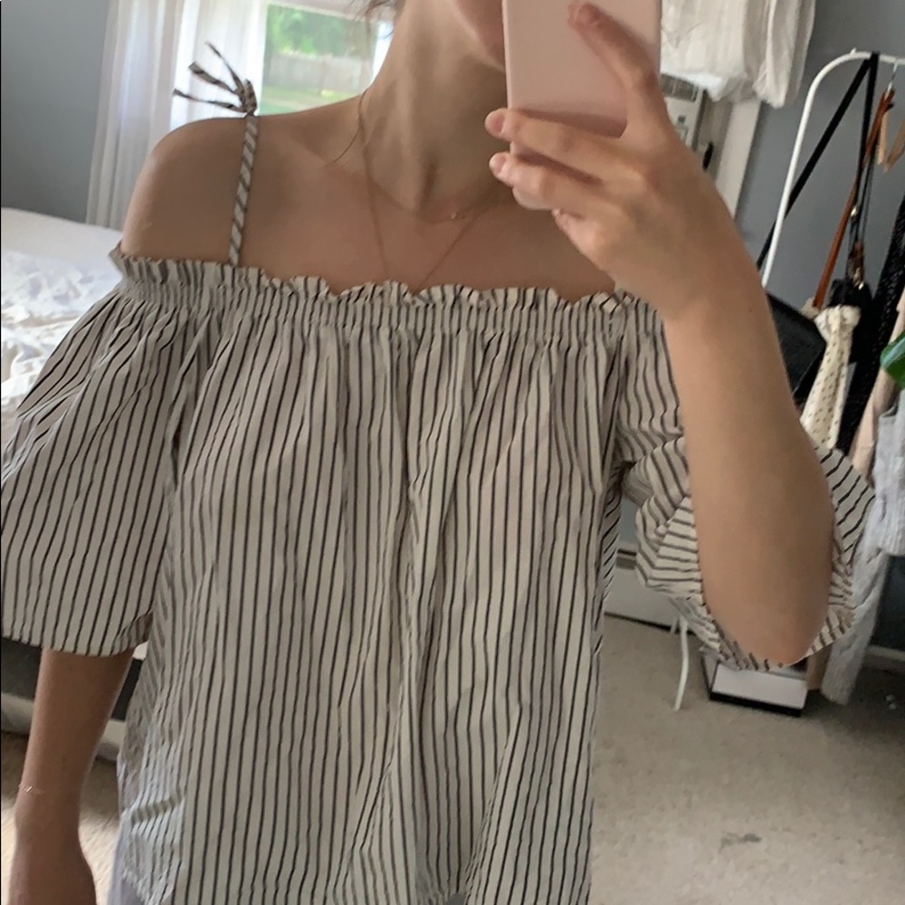 H&M OFF THE SHOULDER STRIPED TOP